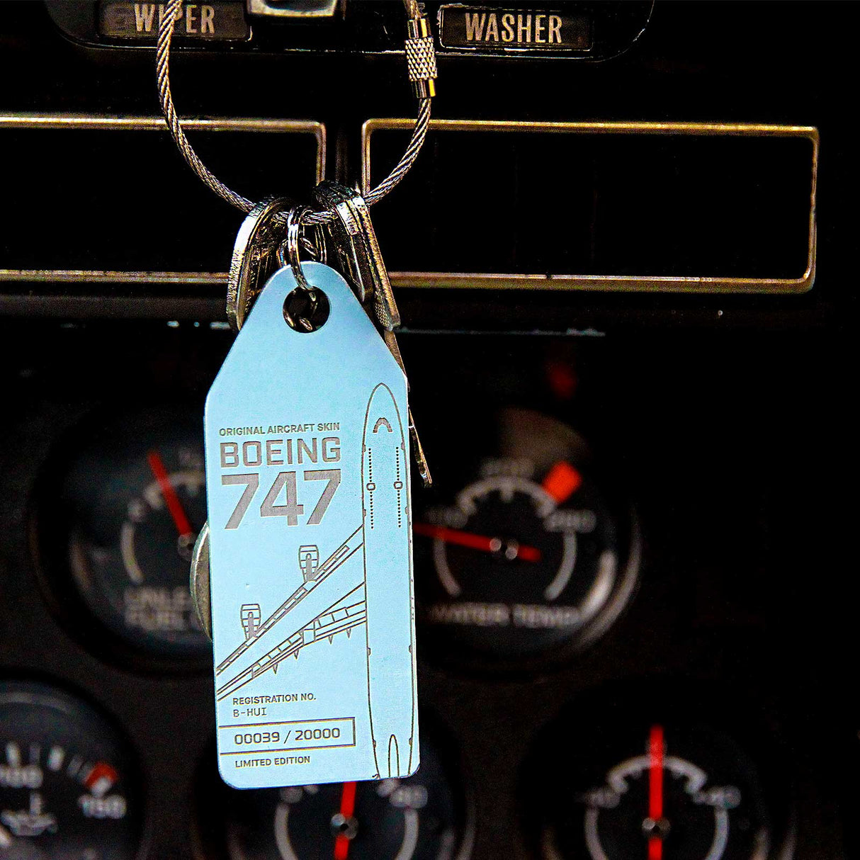Aviationtag - Cathay Pacific Boeing 747 B-HUI