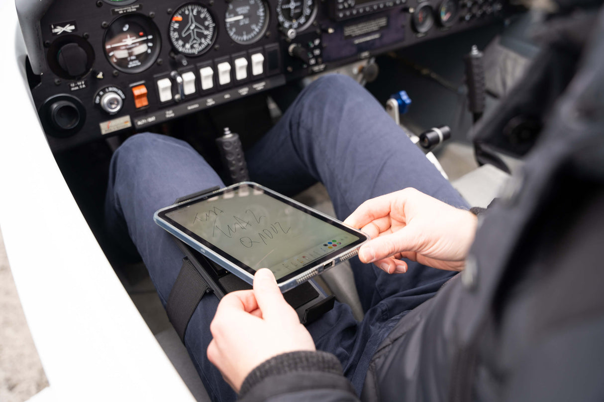 Cumoli Piloten-Kniebrett Universal für Mini-Tablets