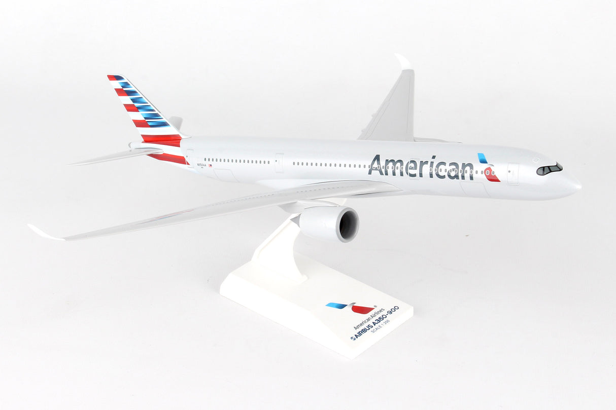SkyMarks Flugzeugmodell American Airlines Airbus A350 (1:200)