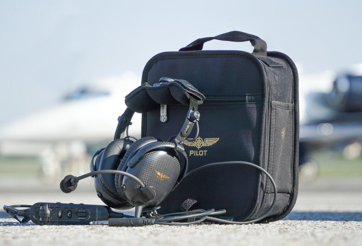 Design4Pilots Aviation ANR Headset PM6 mit PJ Stecker