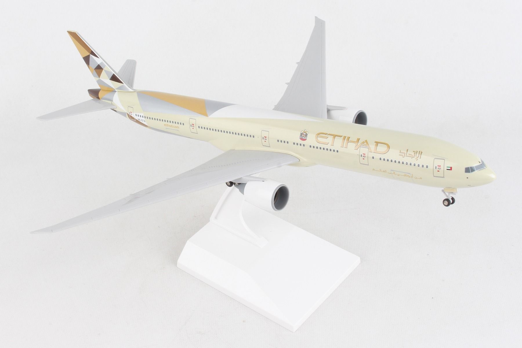SkyMarks Boeing 777-300ER Etihad A6-ETA 1:200 
