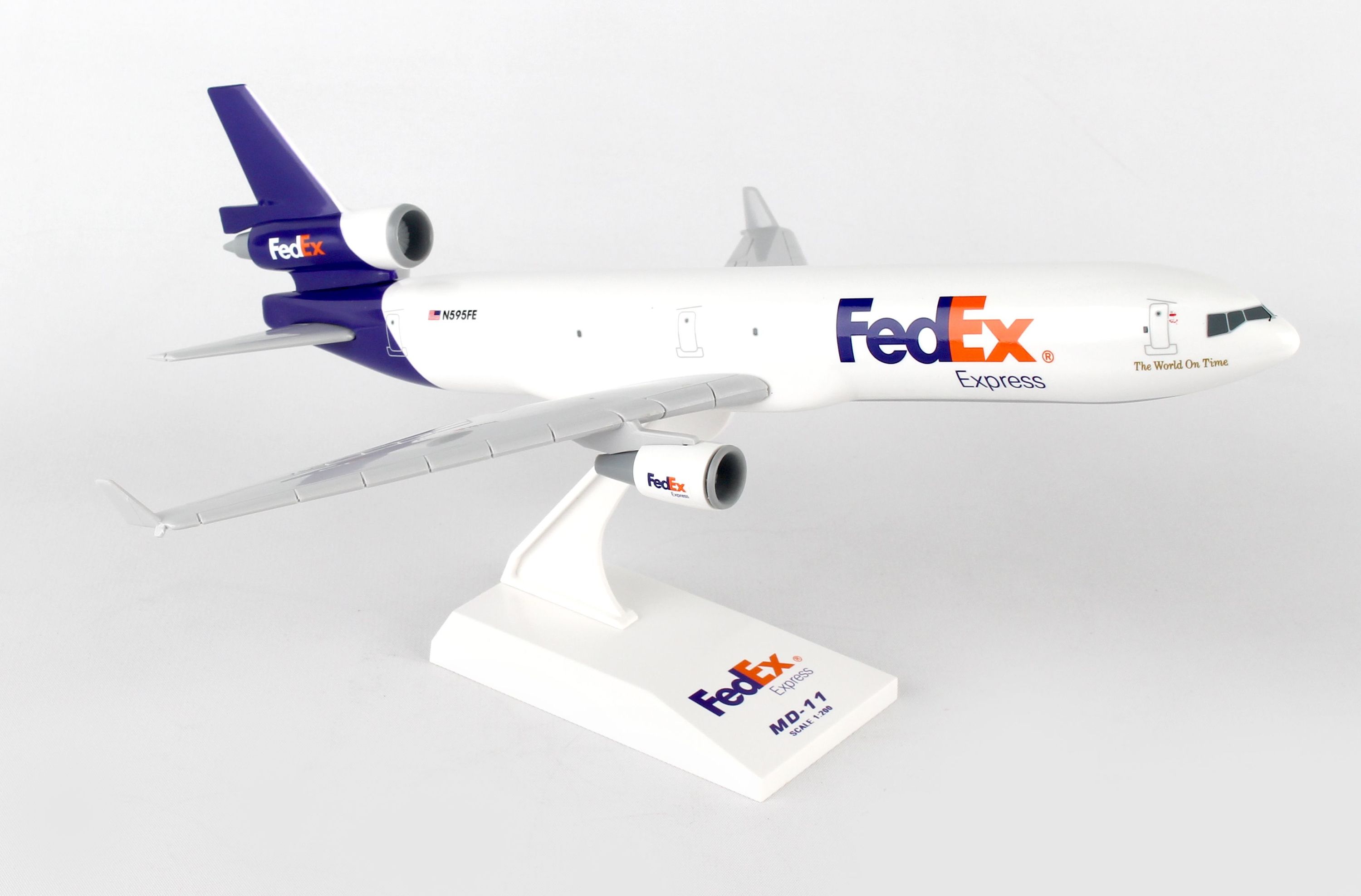 SkyMarks Flugzeugmodell Federal Express (FedEx) McDonnell Douglas MD-11F 1:200 